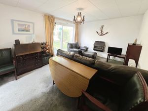 Lounge Diner- click for photo gallery